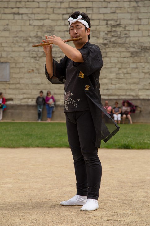 Musicien de Soh Odori dans la cour du Château